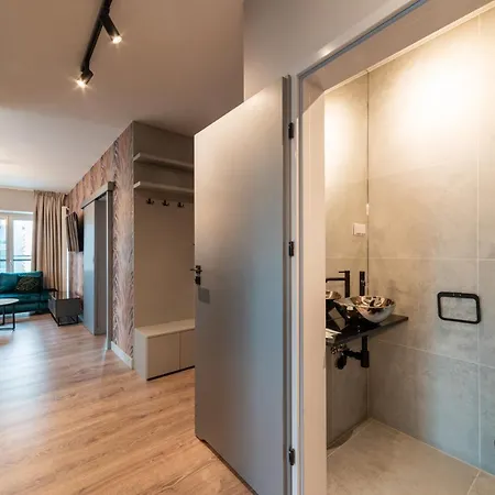Mennica Residence Suite Apartments Варшава Екстер'єр фото